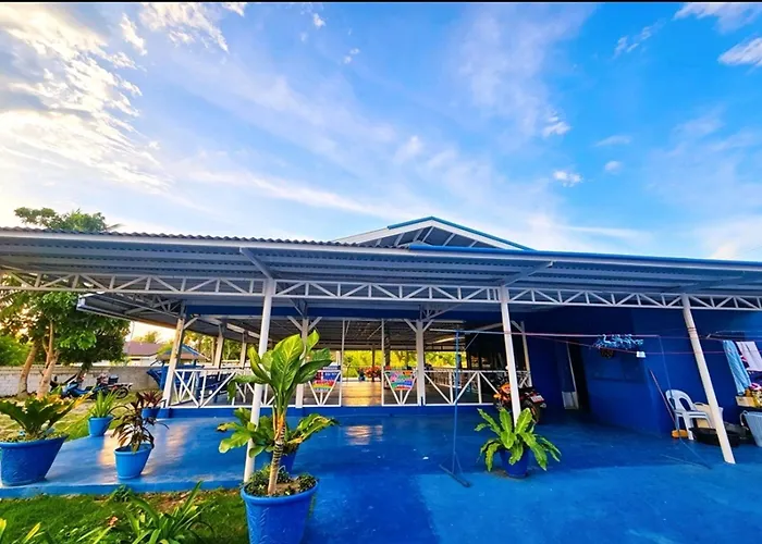 B'lu Bamboo Hotel